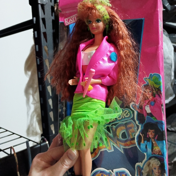 Dance Club "Kayla" Midge Barbie out of box - Picture 4 of 10